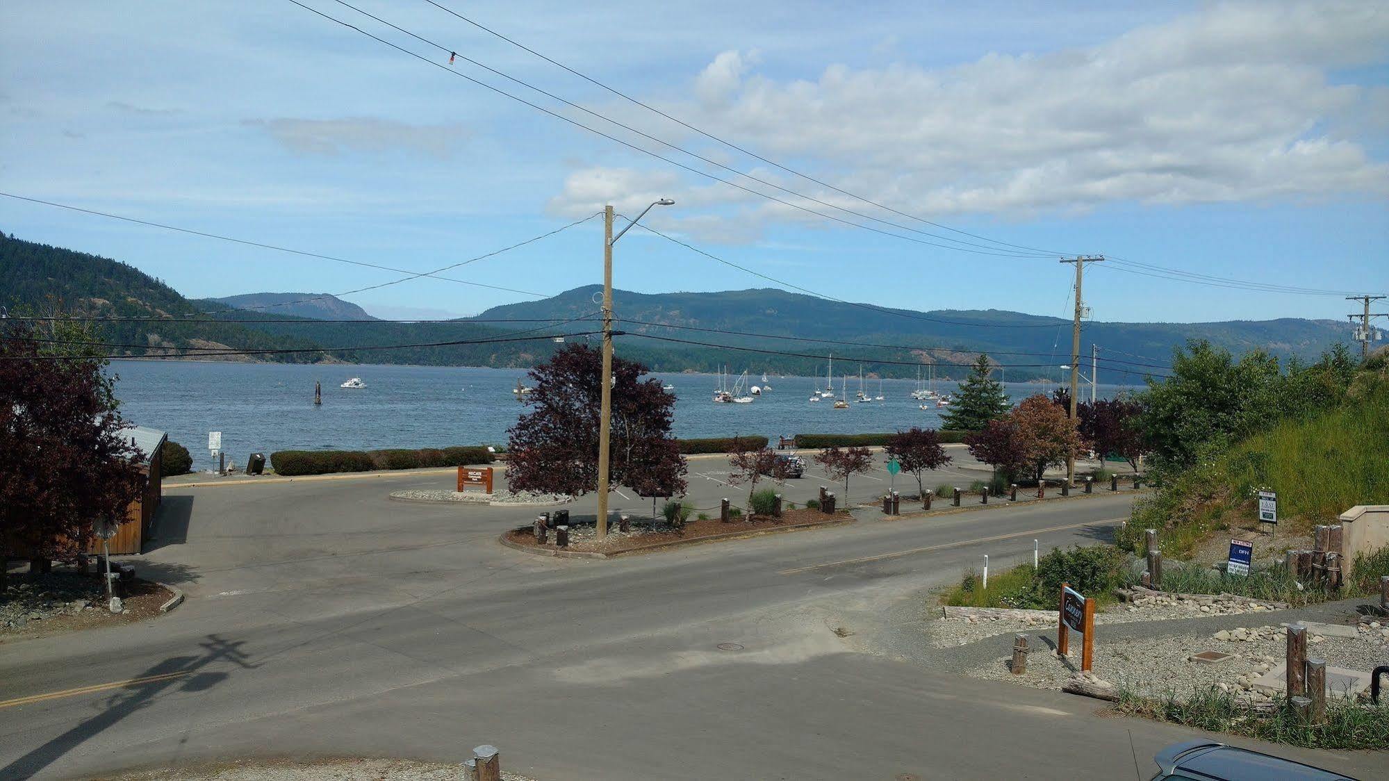 Wessex Inn By The Sea Cowichan Bay Exterior photo